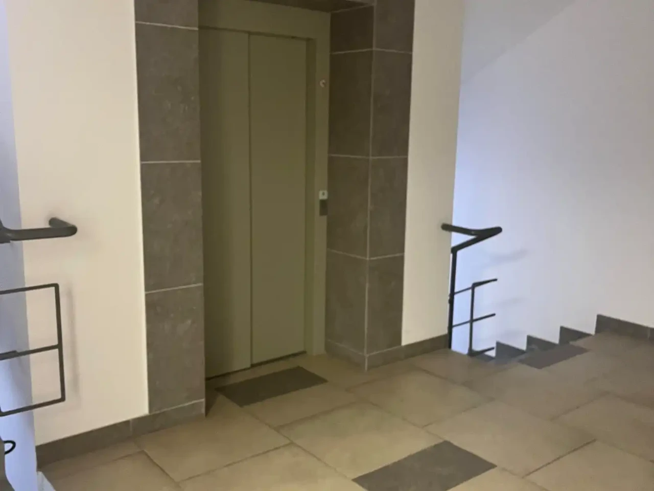 Продаж квартири 2-кімн. 68.7 м² 7/9 пов.