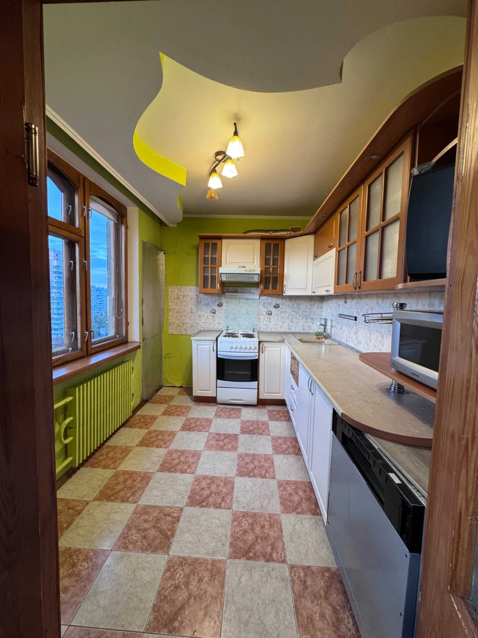 Продам 3-кімнатну квартиру на Олексіївці, метро Перемога, бу