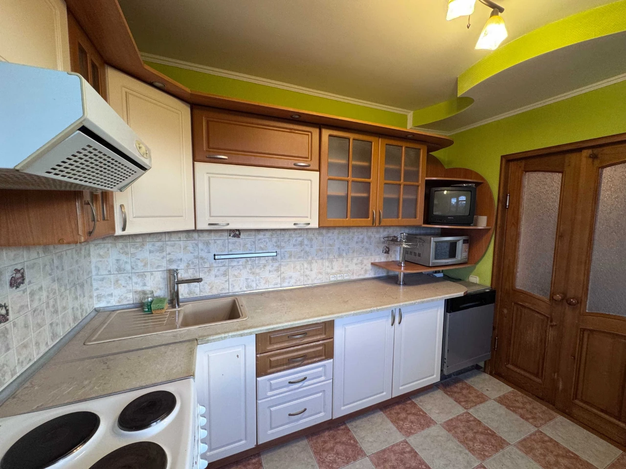 Продам 3-кімнатну квартиру на Олексіївці, метро Перемога, бу