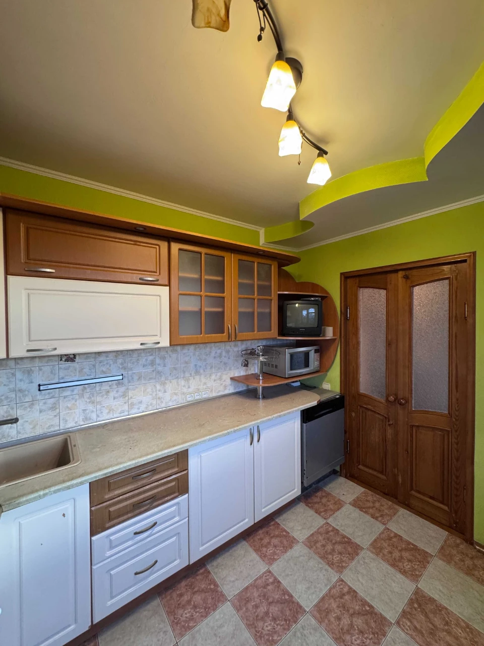 Продам 3-кімнатну квартиру на Олексіївці, метро Перемога, бу