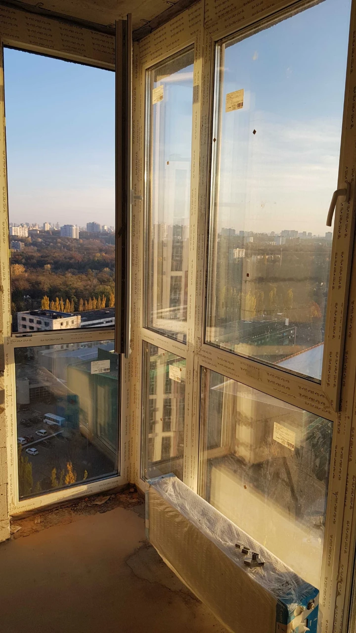 Продам 3-кімнатну квартиру . Буд. 4