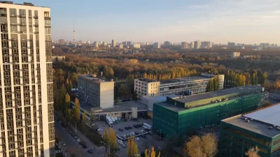 Продам 3-кімнатну квартиру . Буд. 4