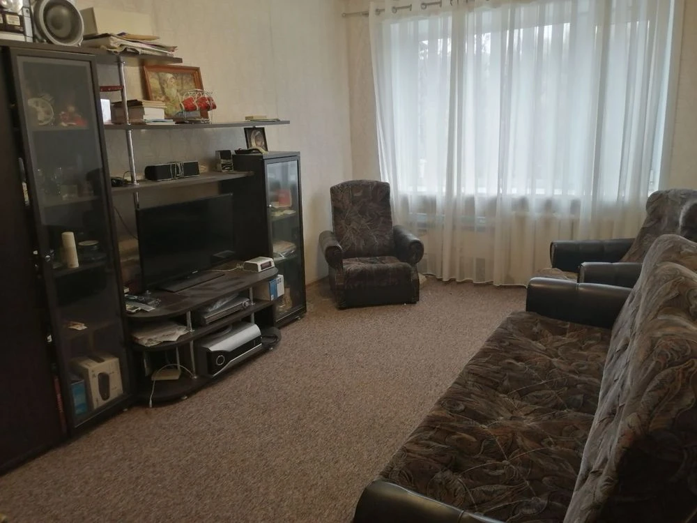 Продам 2 ком.квартиру Титова 22а/Правый берег