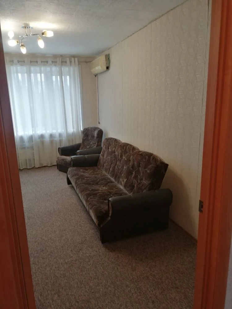 Продам 2 ком.квартиру Титова 22а/Правый берег