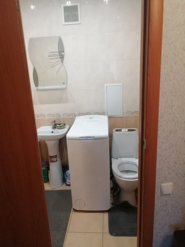 Продам 2 ком.квартиру Титова 22а/Правый берег