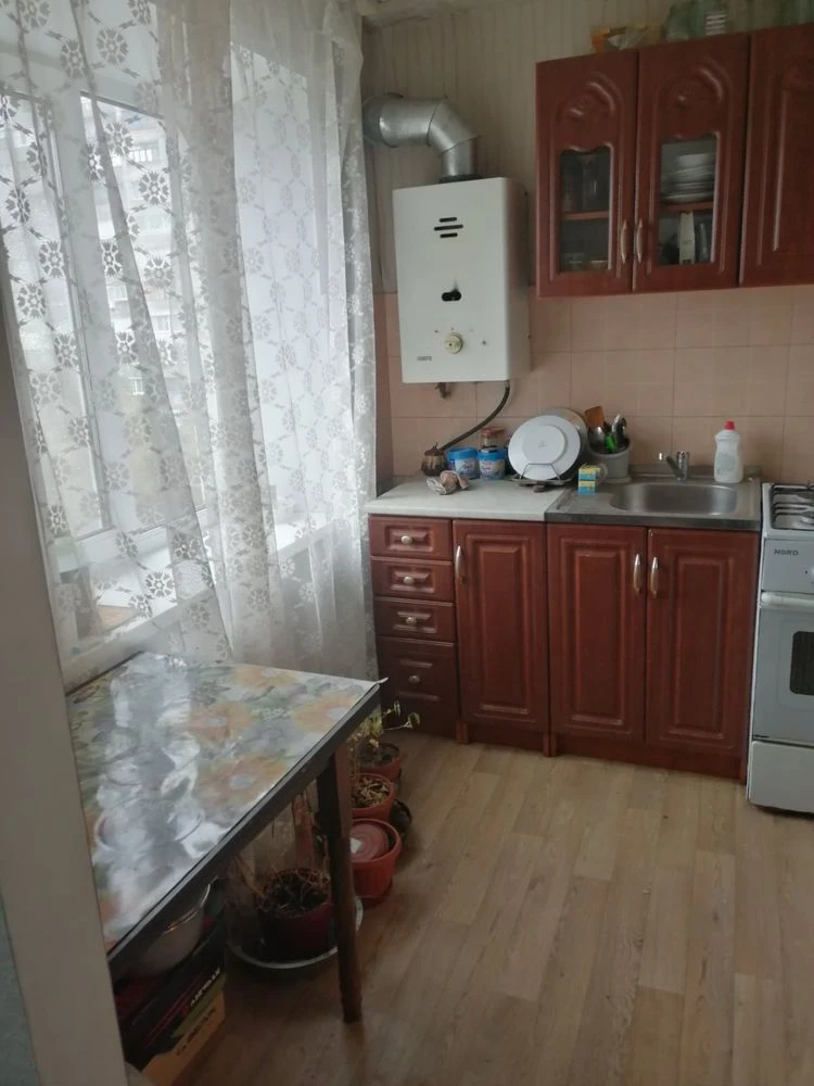 Продам 2 ком.квартиру Титова 22а/Правый берег