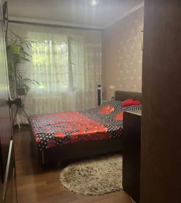 Продам 2 комнатную квартиру с ремонтом проспект Поля
