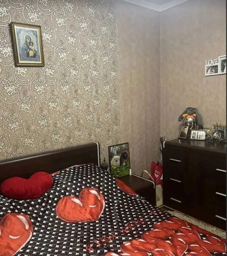 Продам 2 комнатную квартиру с ремонтом проспект Поля