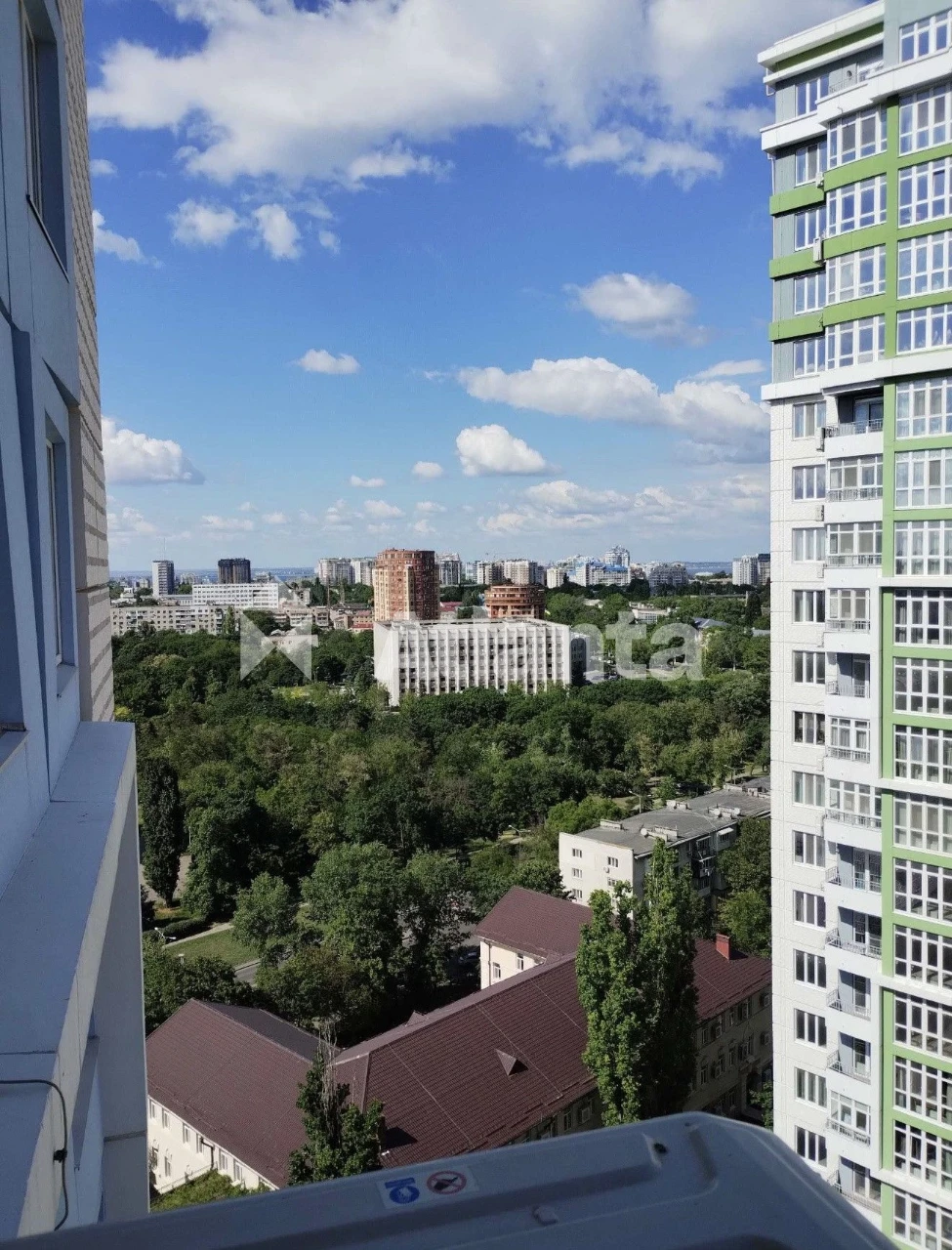 Продам 1 кім.квартиру.Ремонт.Низький поверх.ЖК 4 Сезони.Пр.Г