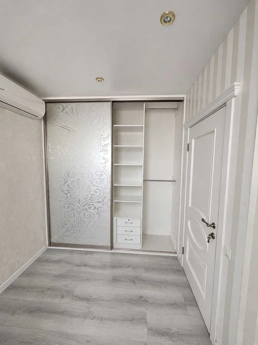 For sale 3 rooms. Design renovation. Viktoria Gardens