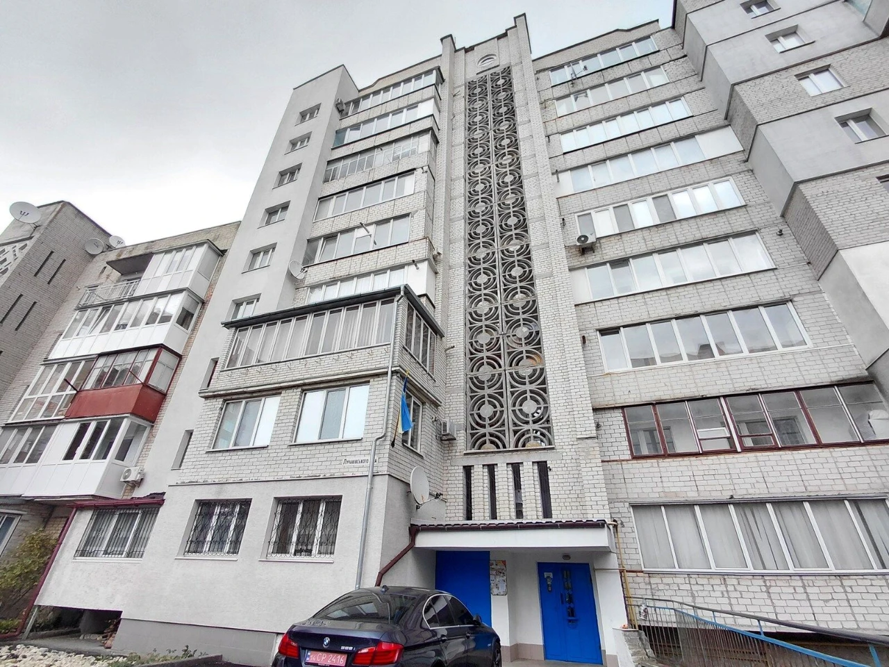 Продається 2 кім кваитира 56 м.кв по вул. Лучаківського