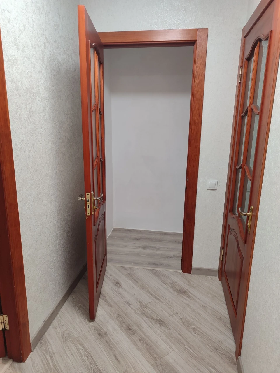 Продам свою  3 ком.квартиру с подвалом 3 метра ж/м Покровски