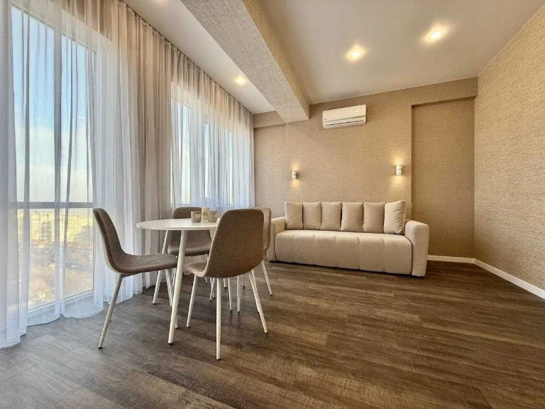 Продаж видової 3к квартири 71,5м² з ремонтом та меблями | ЖК
