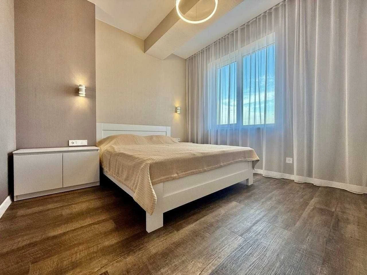 Продаж видової 3к квартири 71,5м² з ремонтом та меблями | ЖК