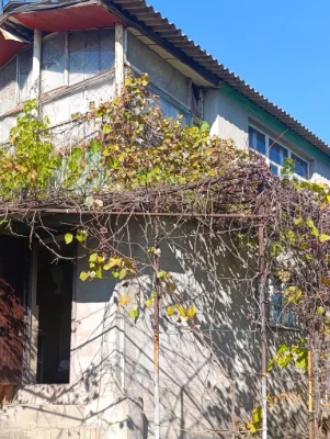 Продам двухэтажную дачу с отоплением и санузлом!