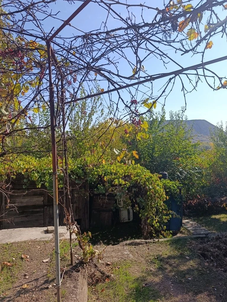 Продам двухэтажную дачу с отоплением и санузлом!