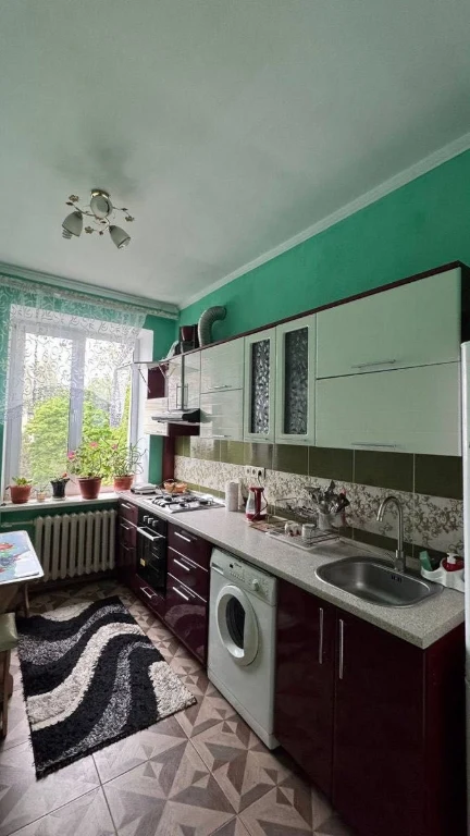 Продаю 2 кім квартиру