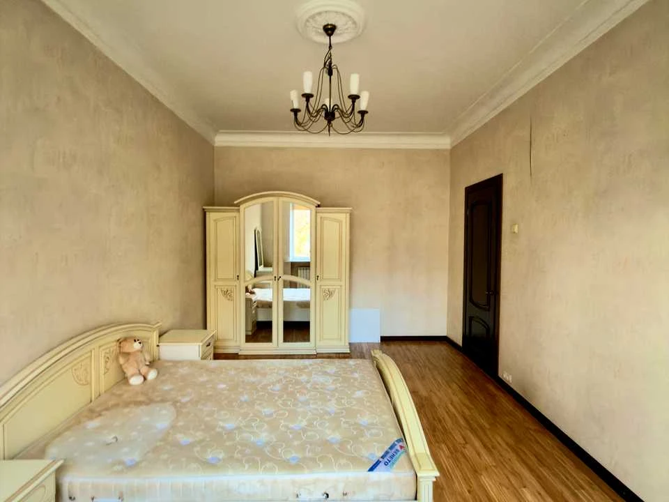 Квартира. Київ, Татарська вул.