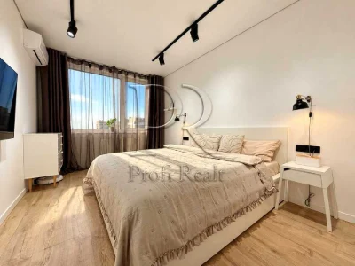 Apartment. Kyiv, Rodyny Kristeriv st.