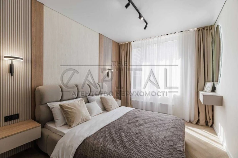 Stylish one-bedroom apartment with designer renovation | Pod