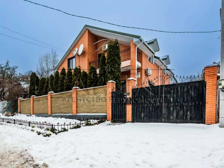House. Yaroslavsky street, Kyiv.