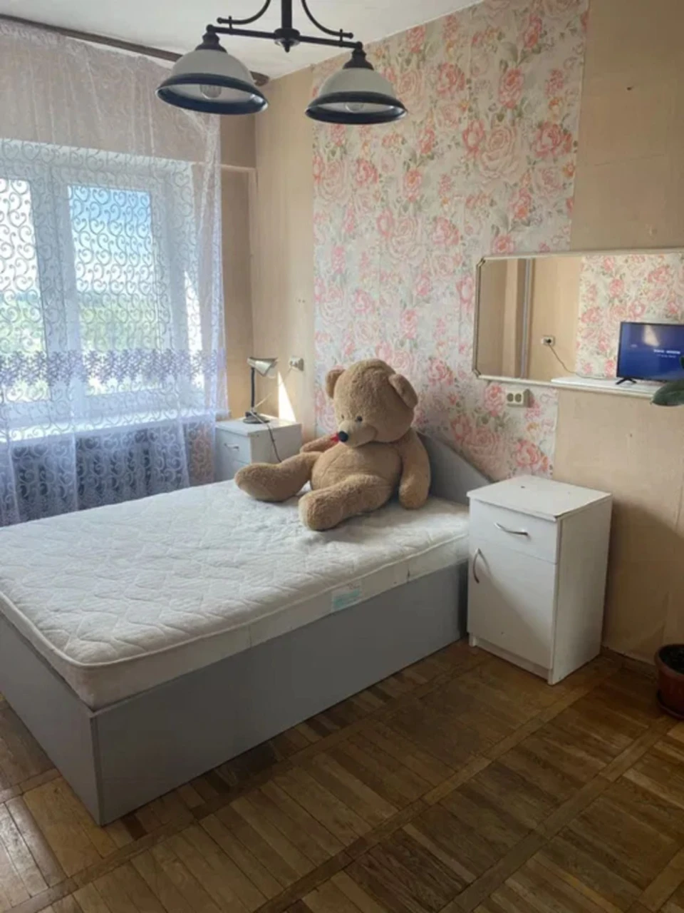 Продам 3 к. квартиру, улица Академика Филатова, рядом с площ