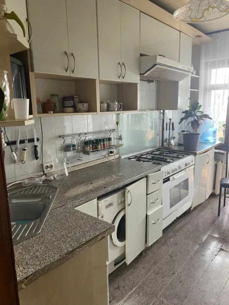 Продам 3 к. квартиру, улица Академика Филатова, рядом с площ