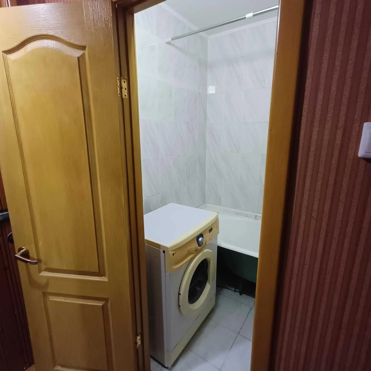 One-bedroom apartment on Leada