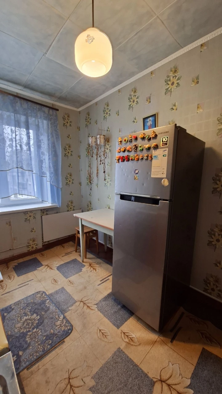 For Sale: 3-room apartment with individual heating in the area of Bi