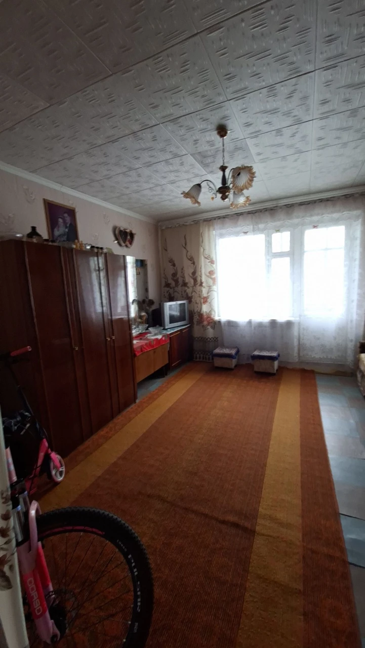 For Sale: 3-room apartment with individual heating in the area of Bi