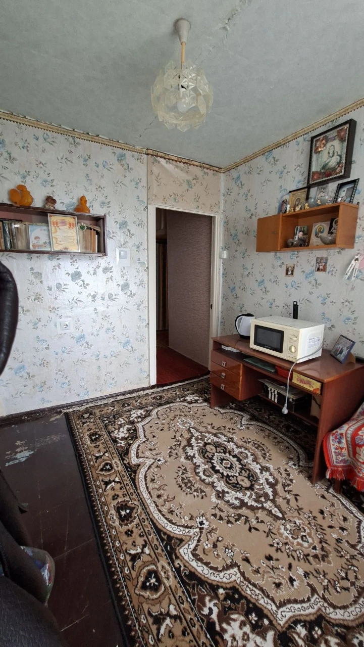 For Sale: 3-room apartment with individual heating in the area of Bi