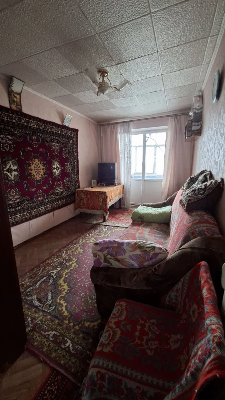 For Sale: 3-room apartment with individual heating in the area of Bi