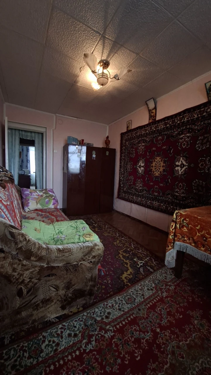 For Sale: 3-room apartment with individual heating in the area of Bi