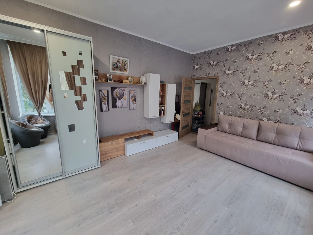 For Sale: Stylish 1-bedroom apartment in a new complex