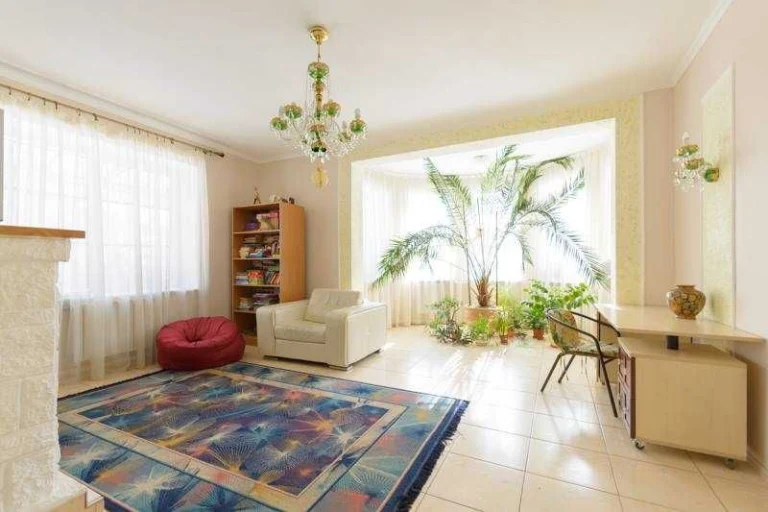 Urgent! Top Offer! Sale of house with gas in Kyiv, 9 rooms