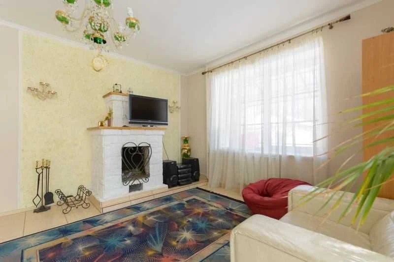 Urgent! Top Offer! Sale of house with gas in Kyiv, 9 rooms