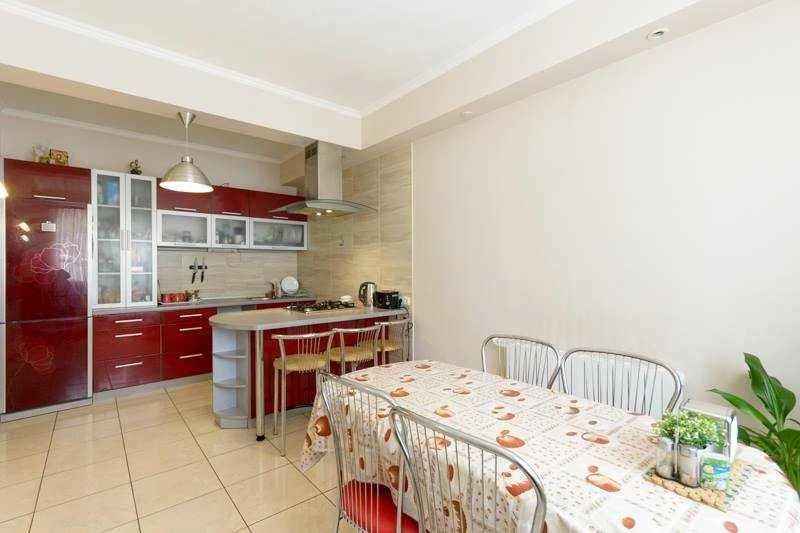 Urgent! Top Offer! Sale of house with gas in Kyiv, 9 rooms