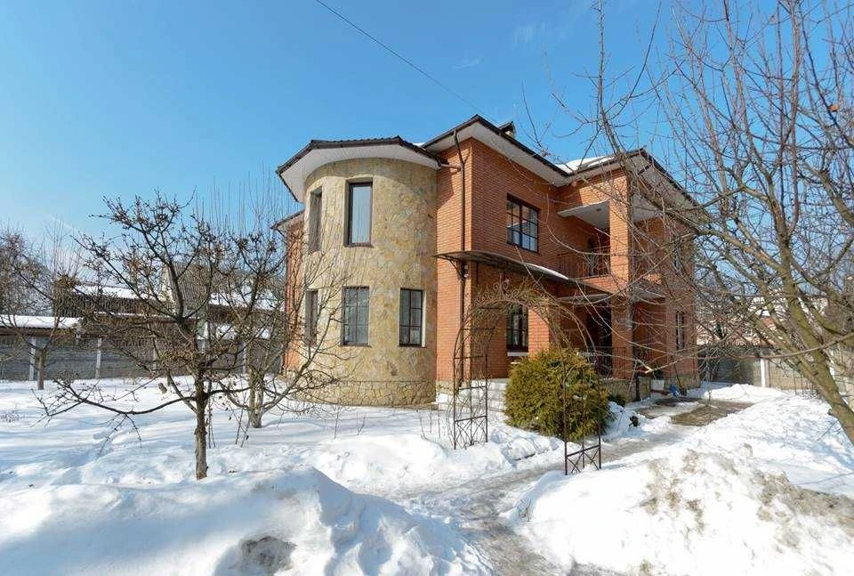 Urgent! Top Offer! Sale of house with gas in Kyiv, 9 rooms