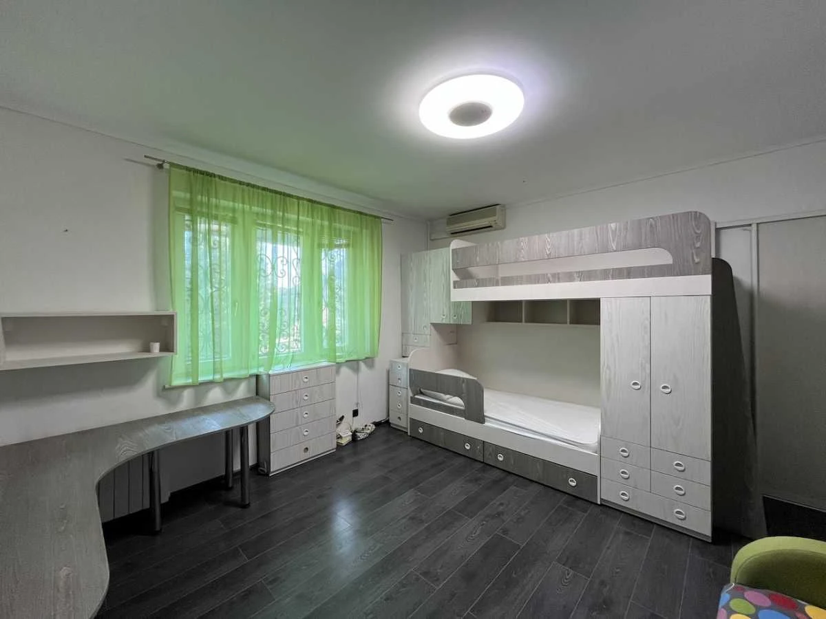 Продам будинок: спалень 4, площа 165 м² у Києві, Шевченківсь