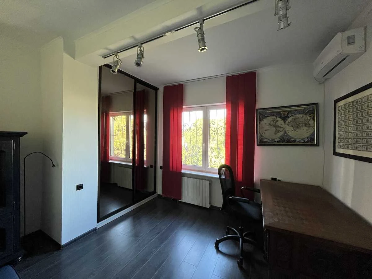 Продам будинок: спалень 4, площа 165 м² у Києві, Шевченківсь