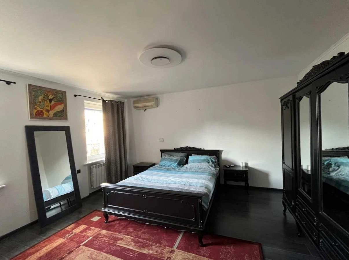 Продам будинок: спалень 4, площа 165 м² у Києві, Шевченківсь