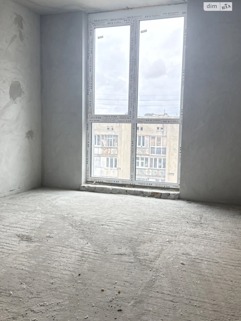 Apartment for Sale in Bratí