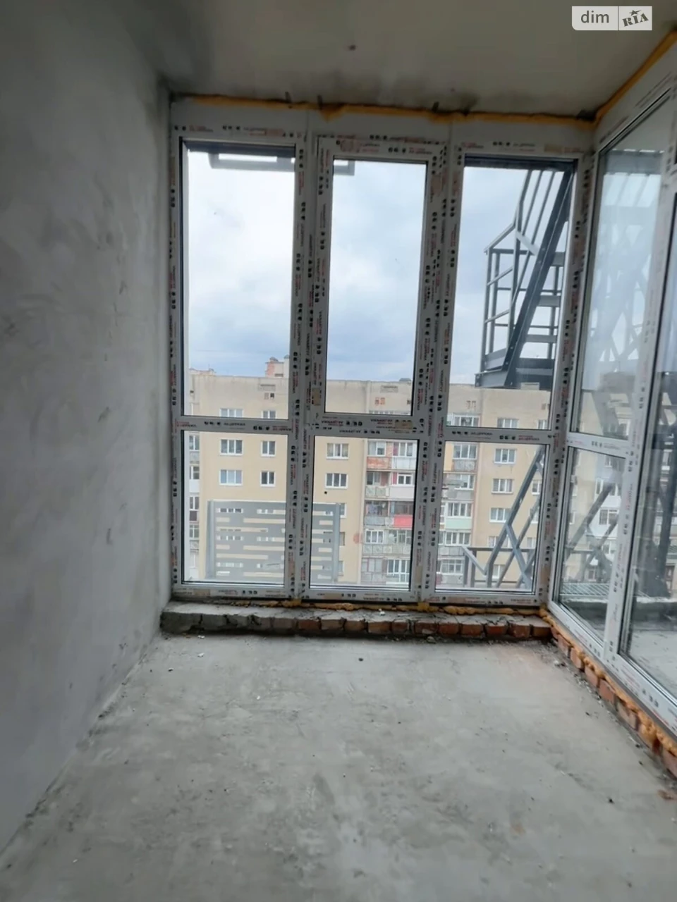 Apartment for Sale in Bratí
