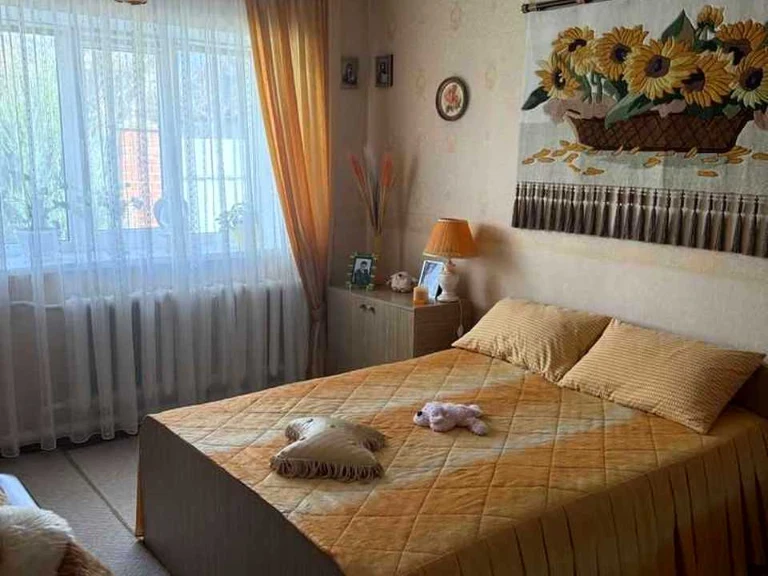Будинок. Полтава, вулиця Лютневої Революції