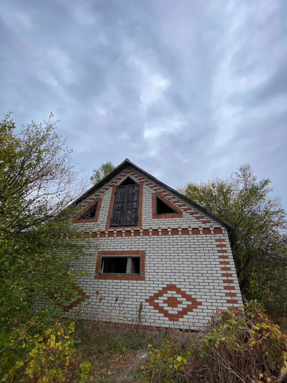 Продаж земельної ділянки 25 соток з комунікаціями возле соснового лісу