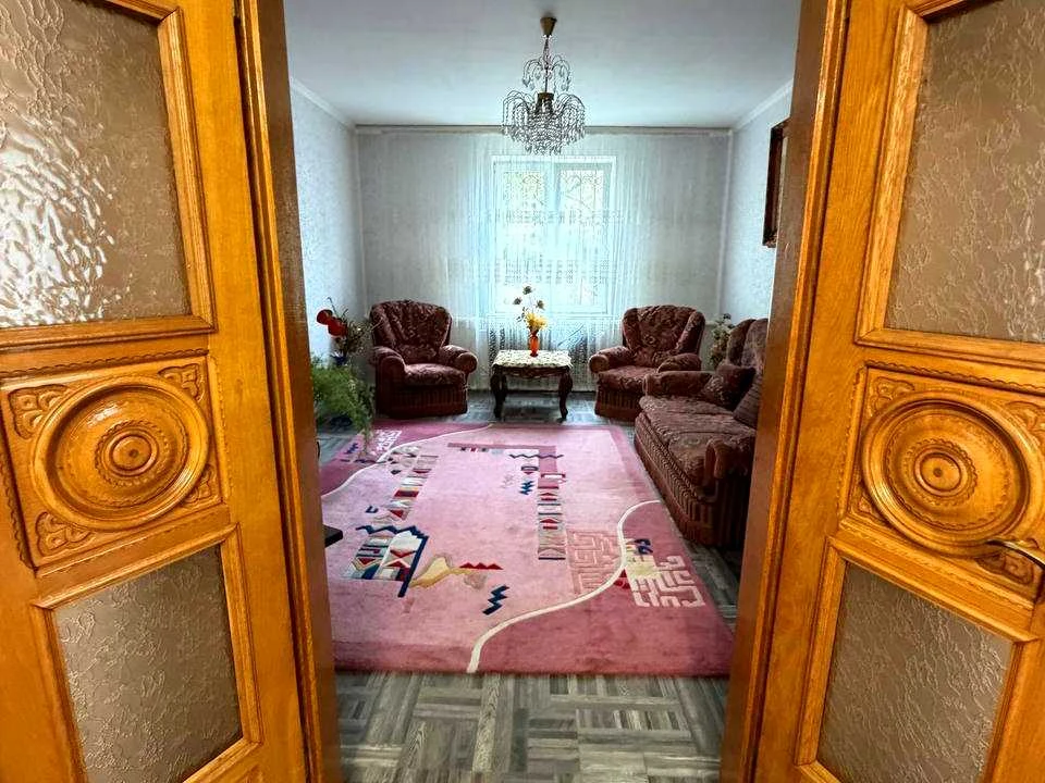 House. Hmelnіtskі, 3-ta Nova вул.