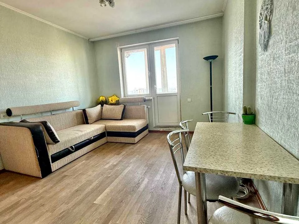 Apartment. Kharkivshe Street, Kyiv