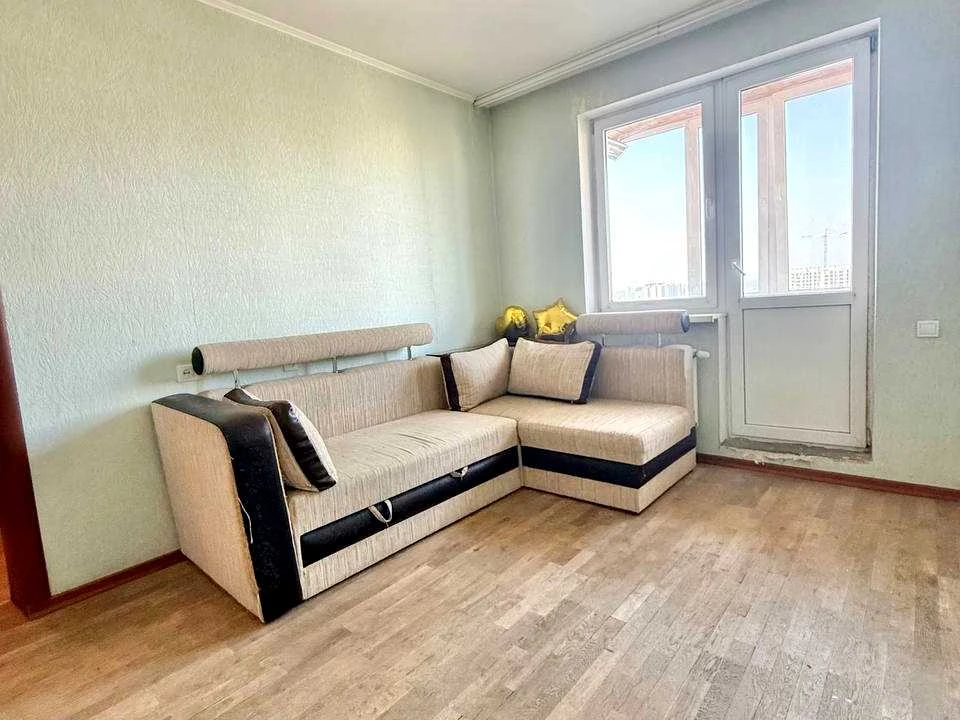 Apartment. Kharkivshe Street, Kyiv