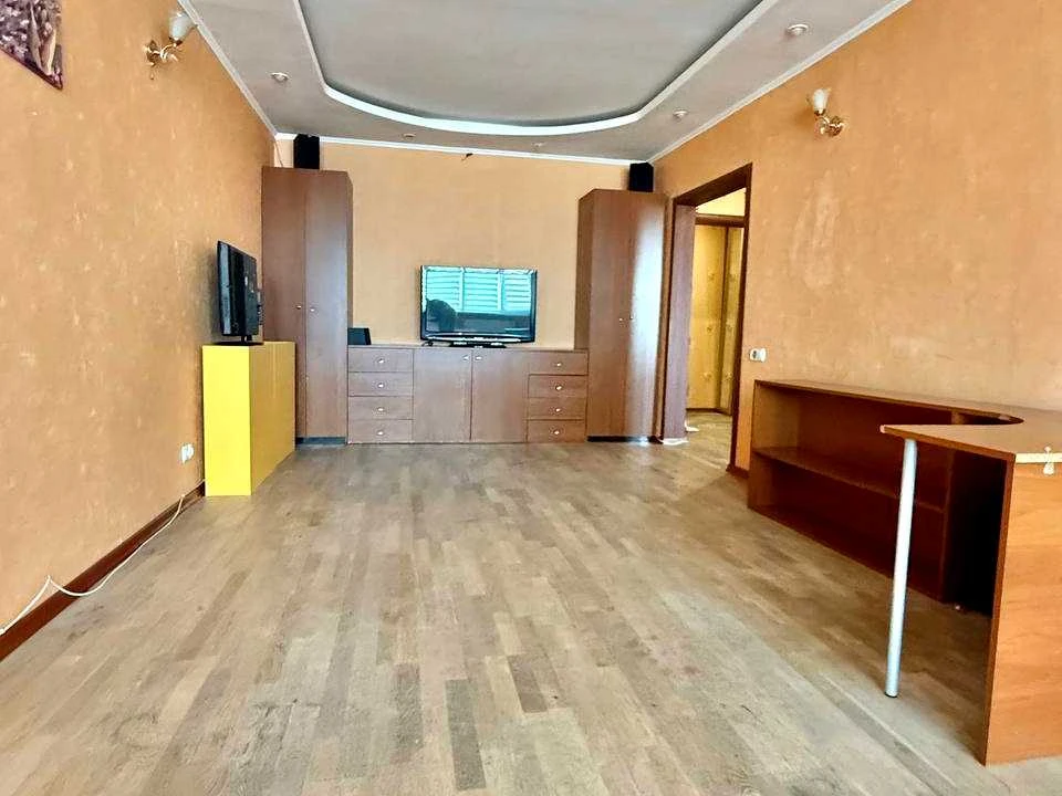 Apartment. Kharkivshe Street, Kyiv