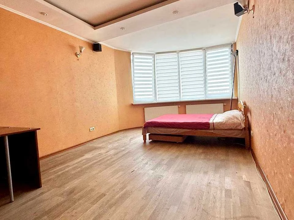 Apartment. Kharkivshe Street, Kyiv